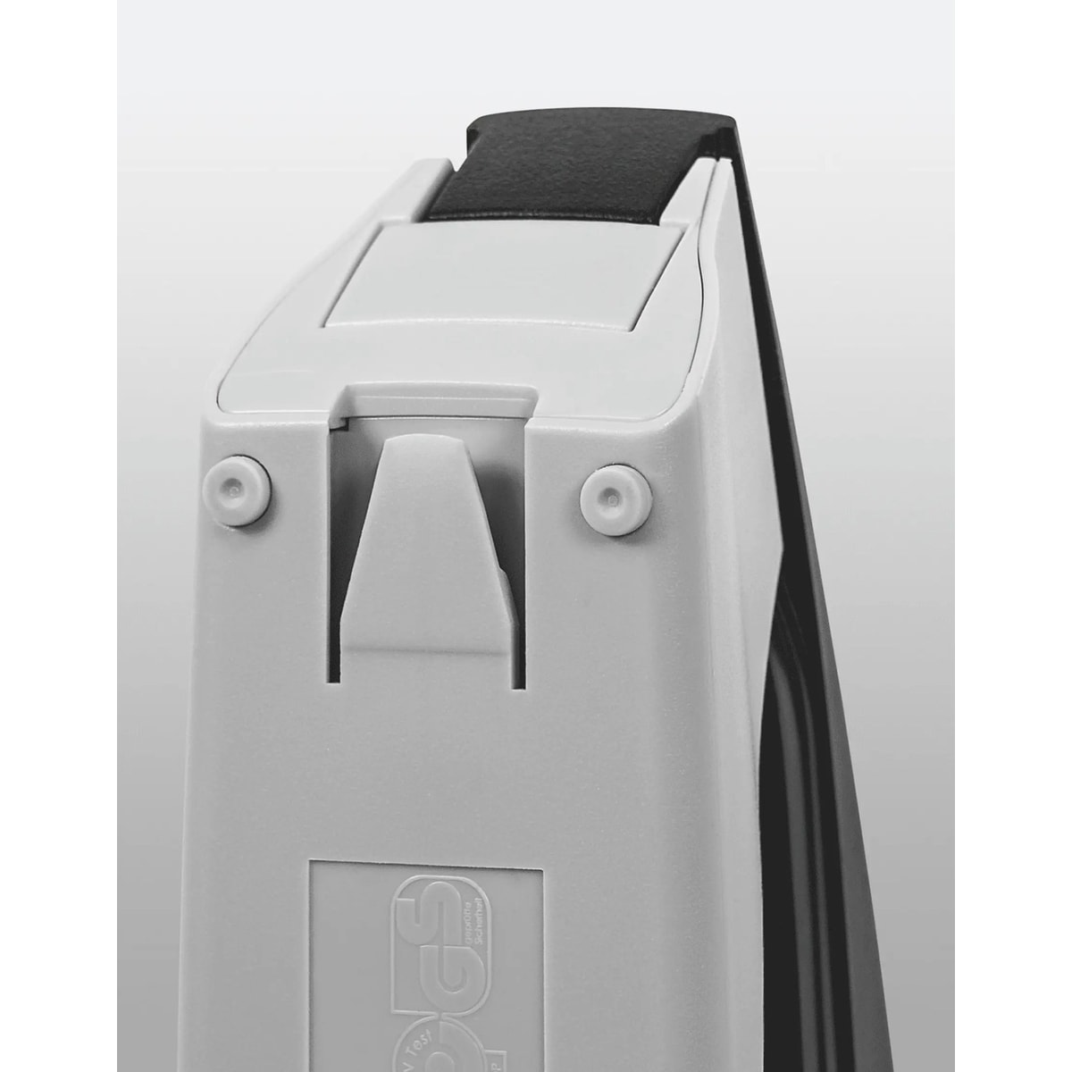 Ôte-agrafes intégré à l'arrière de l'agrafeuse de bureau LEITZ NeXXt 5501 bleue.