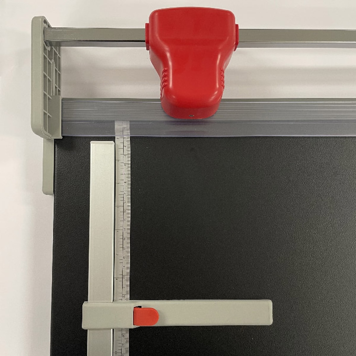 Le guide de référence dans l'angle de la table