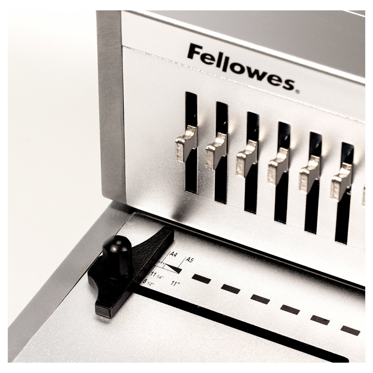 Les poinçons débrayables et le guide latéral FELLOWES Orion 500