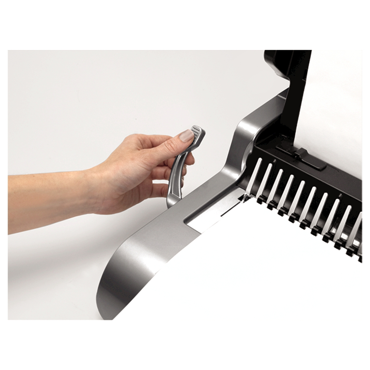 Le levier d'ouverture des anneaux FELLOWES Pulsar-E 300