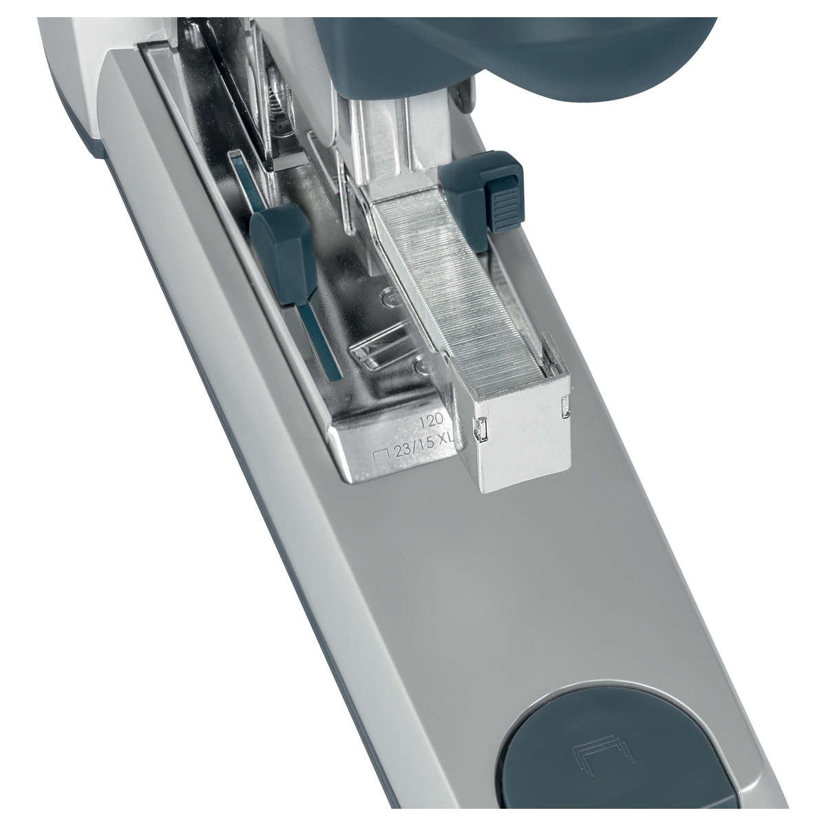 Chargement des agrafes dans l'agrafeuse grande capacité LEITZ Heavy Duty Flat Clinch 5553.