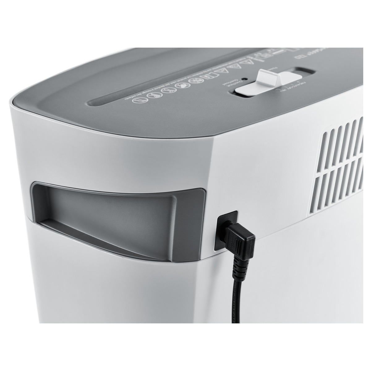 Câble d'alimentation branché à l'arrière du destructeur DAHLE PaperSAFE 100