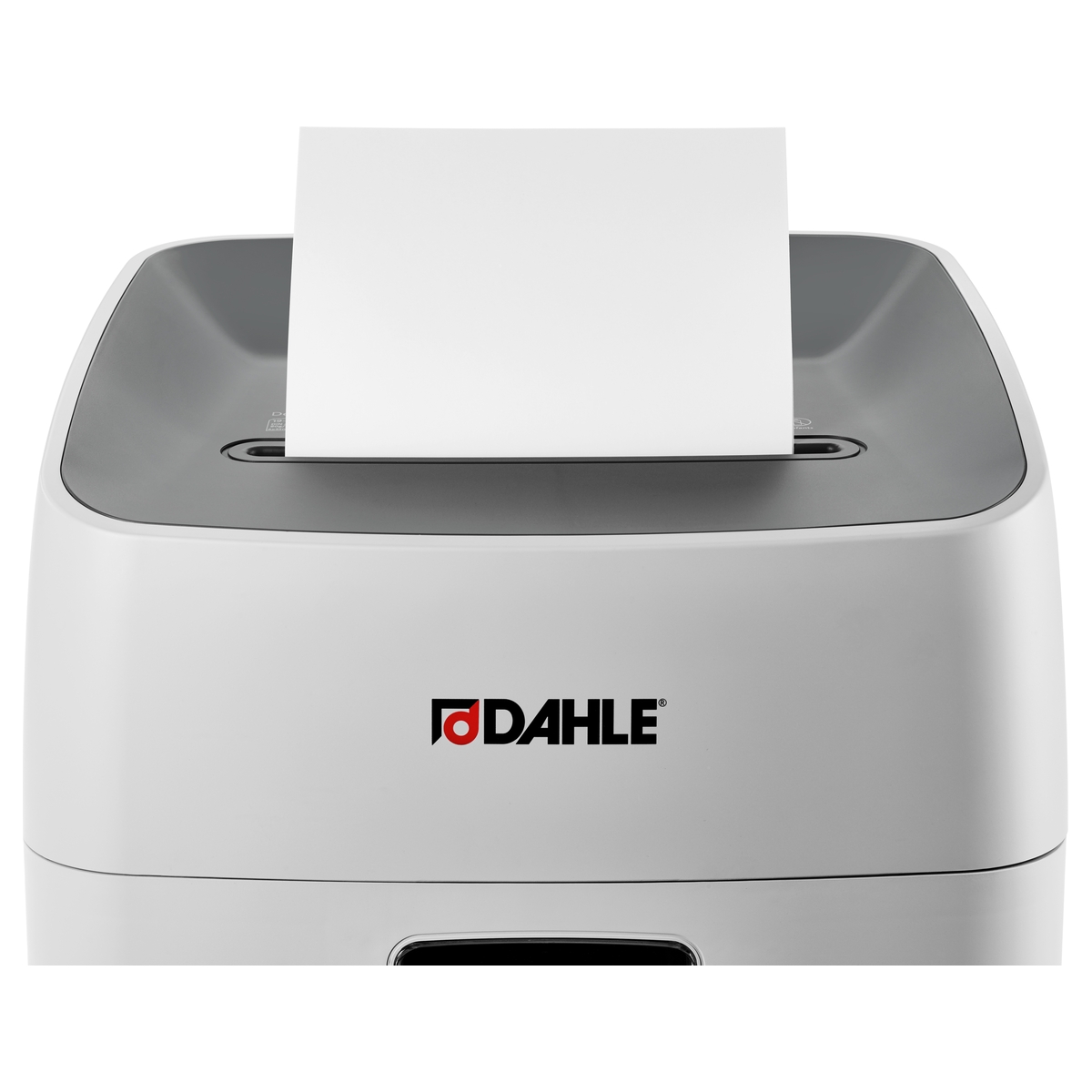 Feuille introduite dans la fente du destructeur DAHLE Deskside 404P