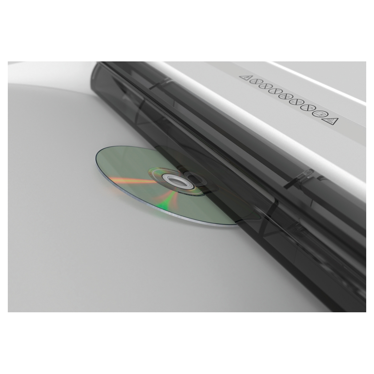 CD introduit dans la fente du destructeur IDEAL 4003 CF 6 mm